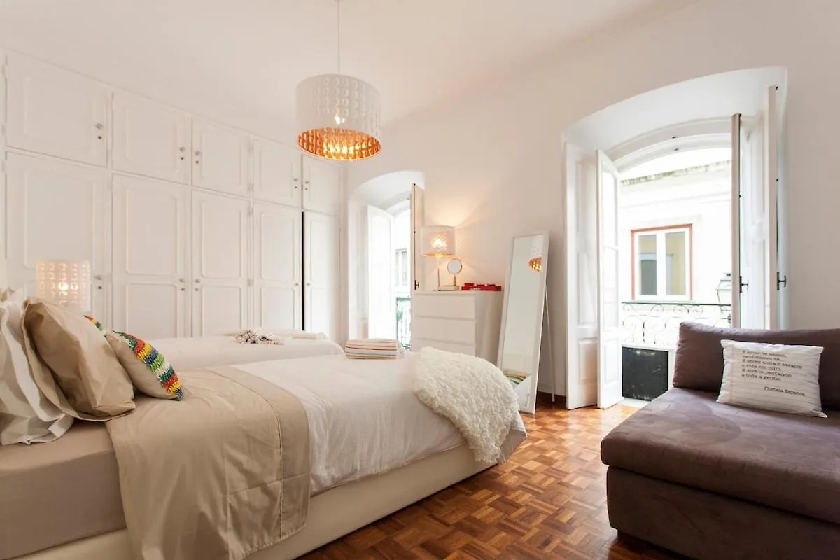 Ginjinha House - 4 Rooms - Bairro Alto - With Ac! Lissabon 3*,  Portugal